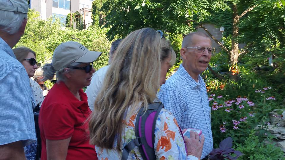 Donovan Harmel talked about the garden and its history to the interested bloggers.
