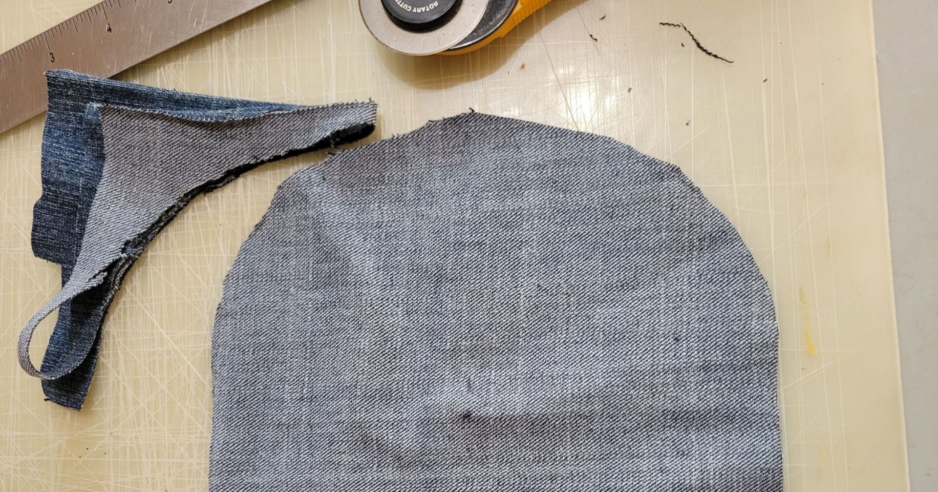 Materials for sewing a DIY grow bag