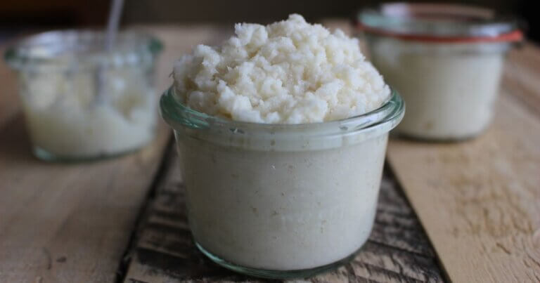 Ground horseradish root