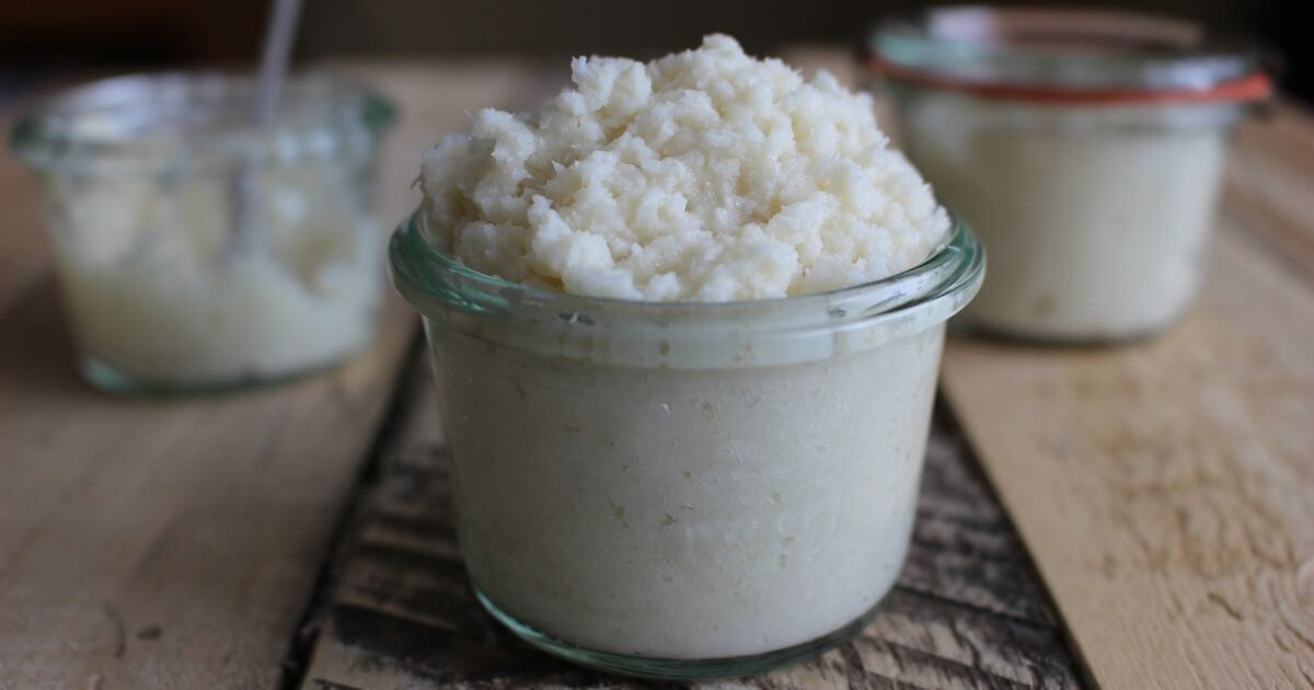 Ground horseradish root